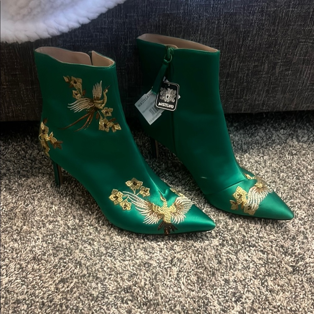 Zara Green Stiletto Heels with Pointed Toe
